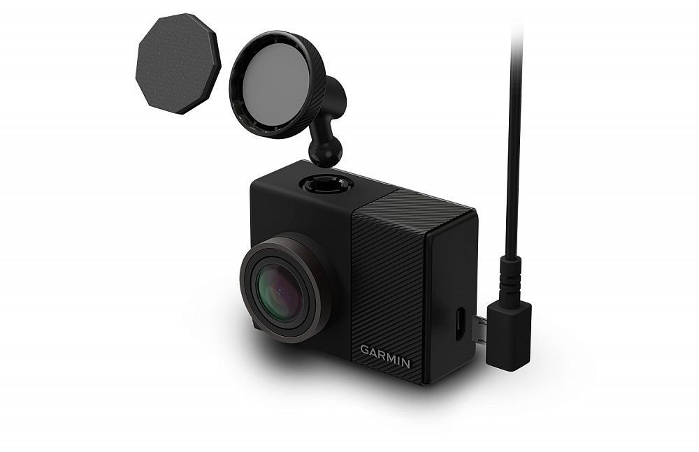 Відеореєстратор Garmin Dash Cam 65W 010-01750-15