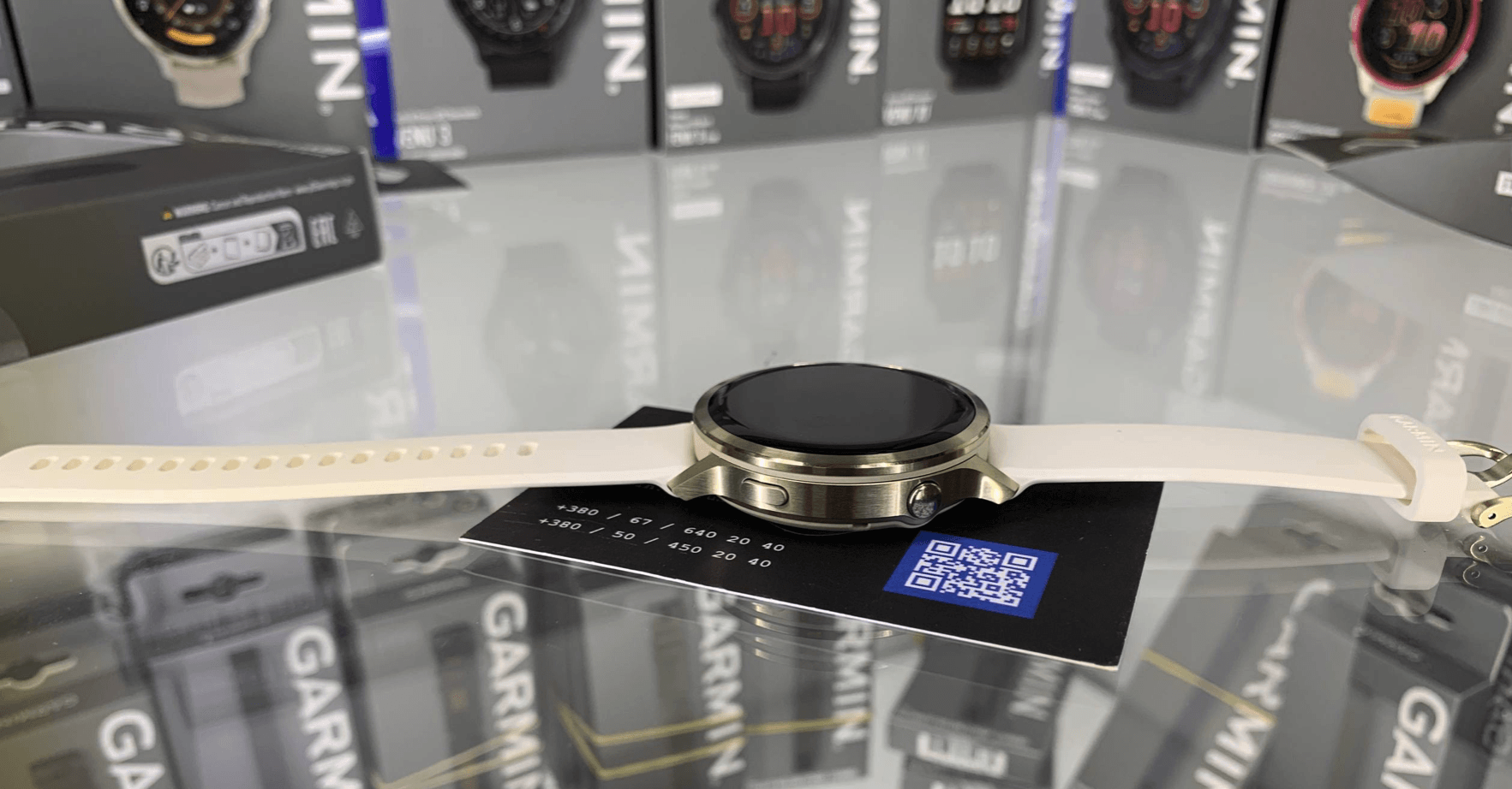 Спортивний годинник Garmin Venu 4 41мм Lunar Gold із силіконовим ремінцем 010-03013-00